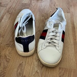 Gucci White Leather Sneakers with Red & Navy Web Stripe